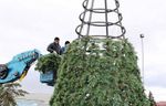 Монтаж большой Уличной ёлки