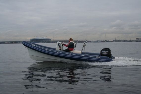 Надувная лодка РИБ Lima Аврора 5.8