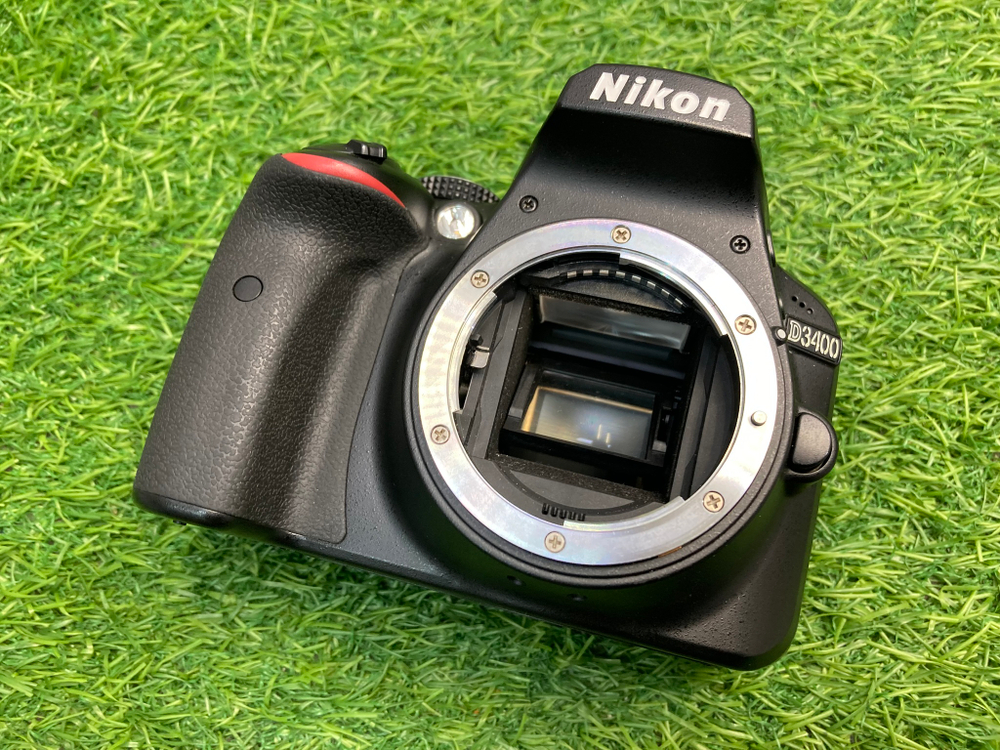 Nikon D3400 Kit AF-P DX 18-55mm G VR 15.600 кадров
