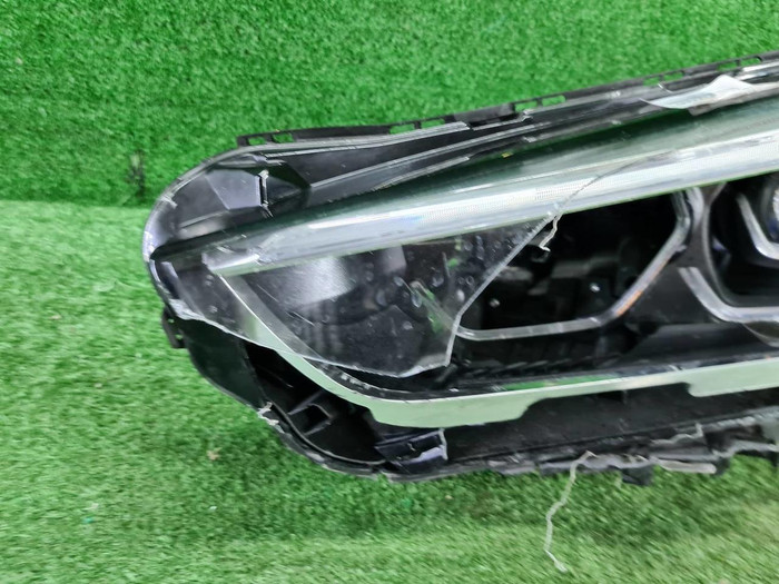 Битая Фара левая BMW X1 F48 (2019-2022) LED