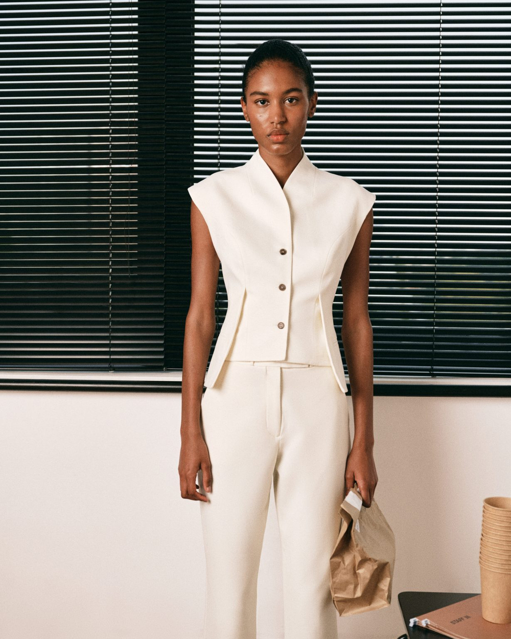 Жилет Шерстяной цвета слоновой кости