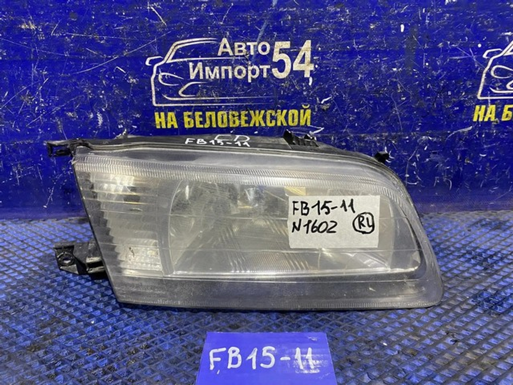 Фара передняя правая NISSAN SUNNY 2000