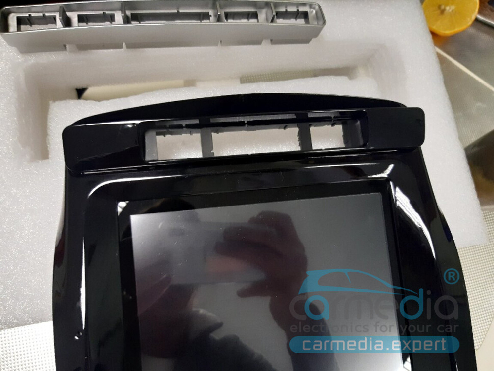 Магнитола для VW Touareg 2 2010-2018 (RCD550) - Carmedia ZF-1108-DSP "Тесла-Стиль" монитор 10.4" на Android 9, 4/64ГБ