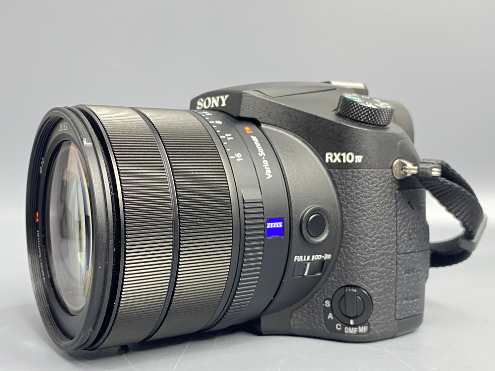 Sony DSC-RX10 IV