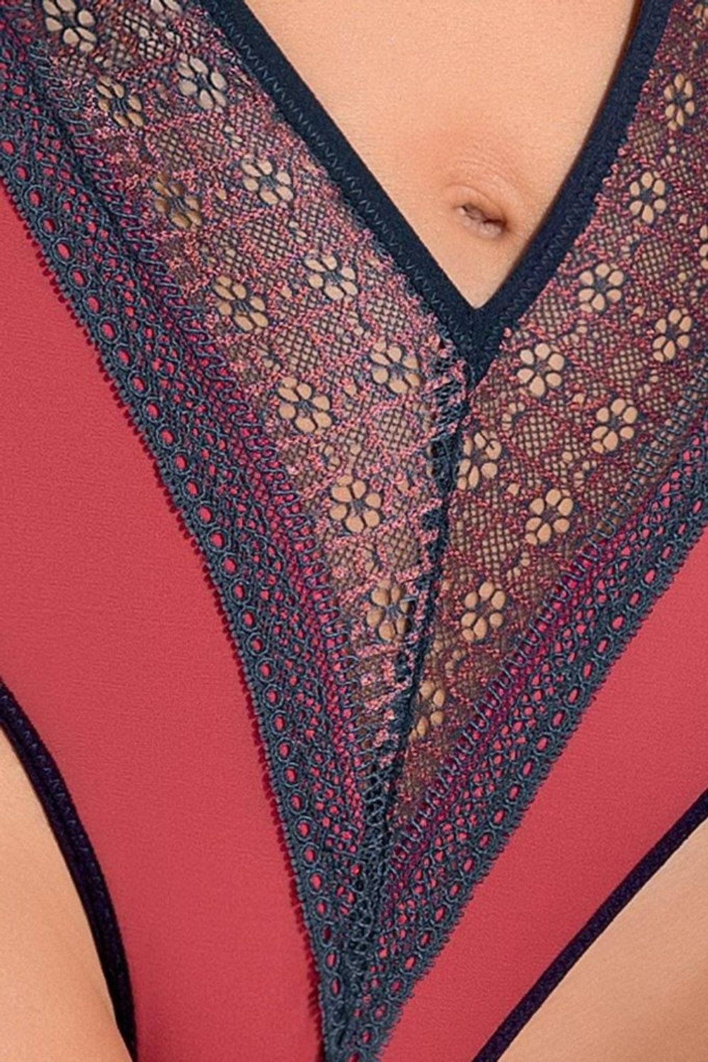 Шикарное боди Sylviane с треугольным вырезом под лифом (Размер: S-M) (Цвет: красный с синим)