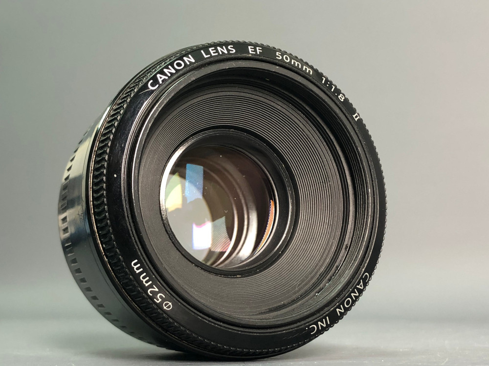 Canon 50mm 1.8 II незначительное количество пыли