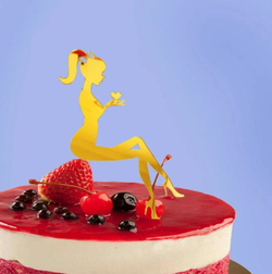 Топпер «Силуэт» девушка с сердцем в руках, золотой