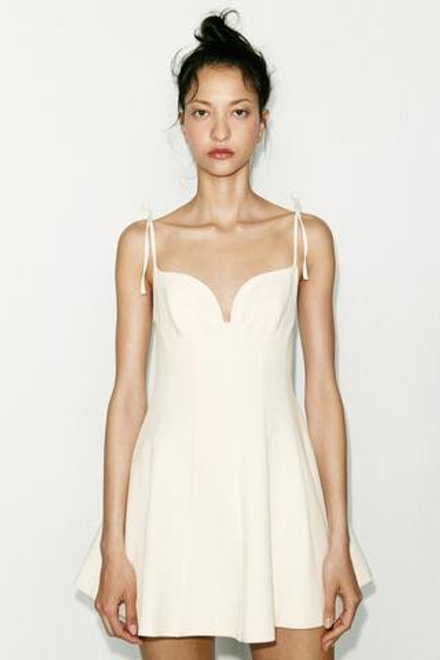 ZARA КОРОТКОЕ ПЛАТЬЕ С БАНТАМИ, ЖЕЛТОВАТО-БЕЛЫЙ