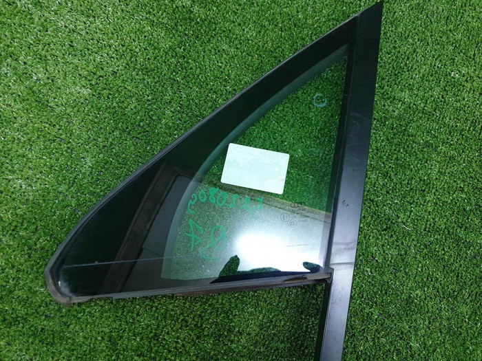 Форточка двери передняя левая Audi Q7 2 (2015-н.в.)