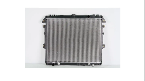 Радиатор охлаждения Toyota Fortuner 1