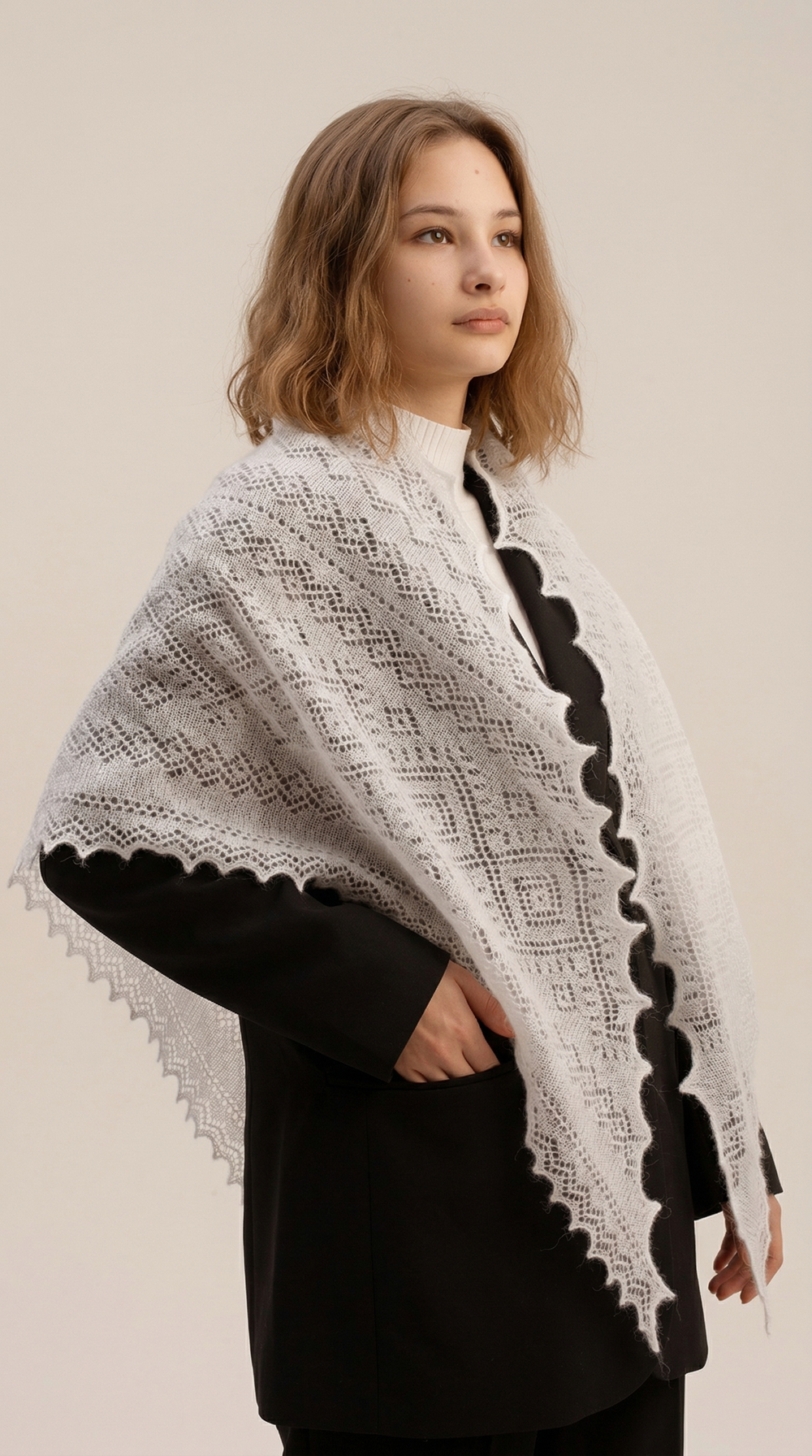 Оренбургский пуховый платок-косынка П3-130184-01 белый отбеленный