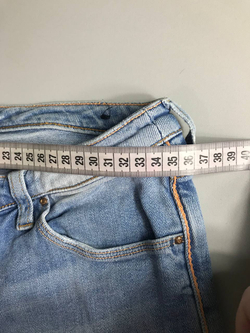 Джинсы Armani Jeans обтягивающего кроя, маркировка 26, визуально на 42 размер