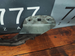 Петля капота правая Ford Focus 3, Kuga 2 (CBS) 11-19 Б/У Оригинал BM51A16800AD