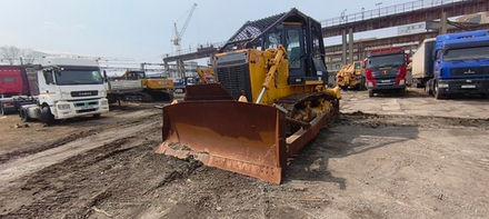 Beezone D* Бульдозер D26 (Дизельный, 14,0 л, 254 л.с., АТ)