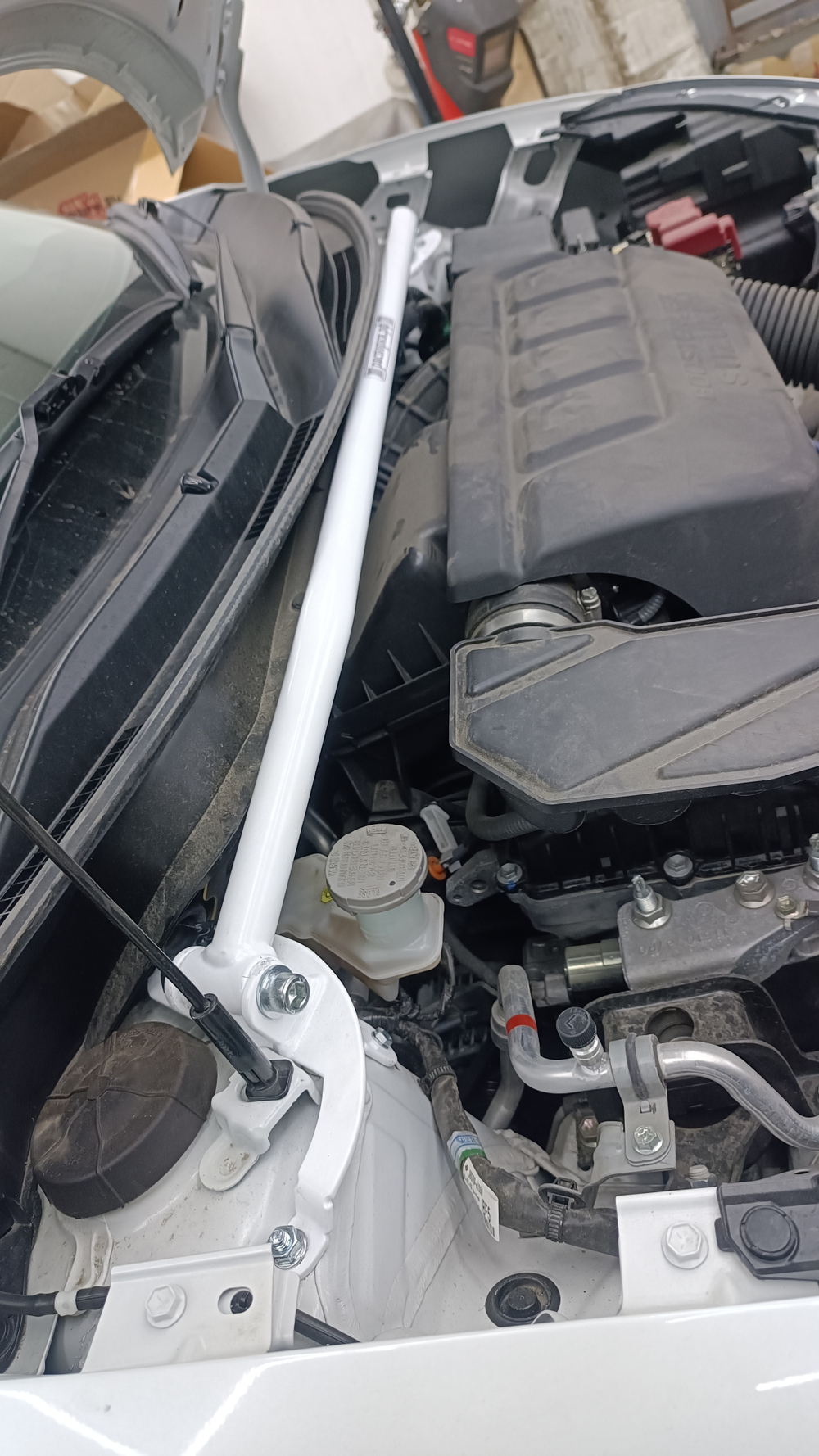 Распорка передних стоек Suzuki Swift 5 (ZC33S)