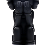 Дизайнерские игрушки KAWS KAWS Passing Through Open Edition Vinyl FigureBlack 20.3cm, K-PTHRGHVF-BK