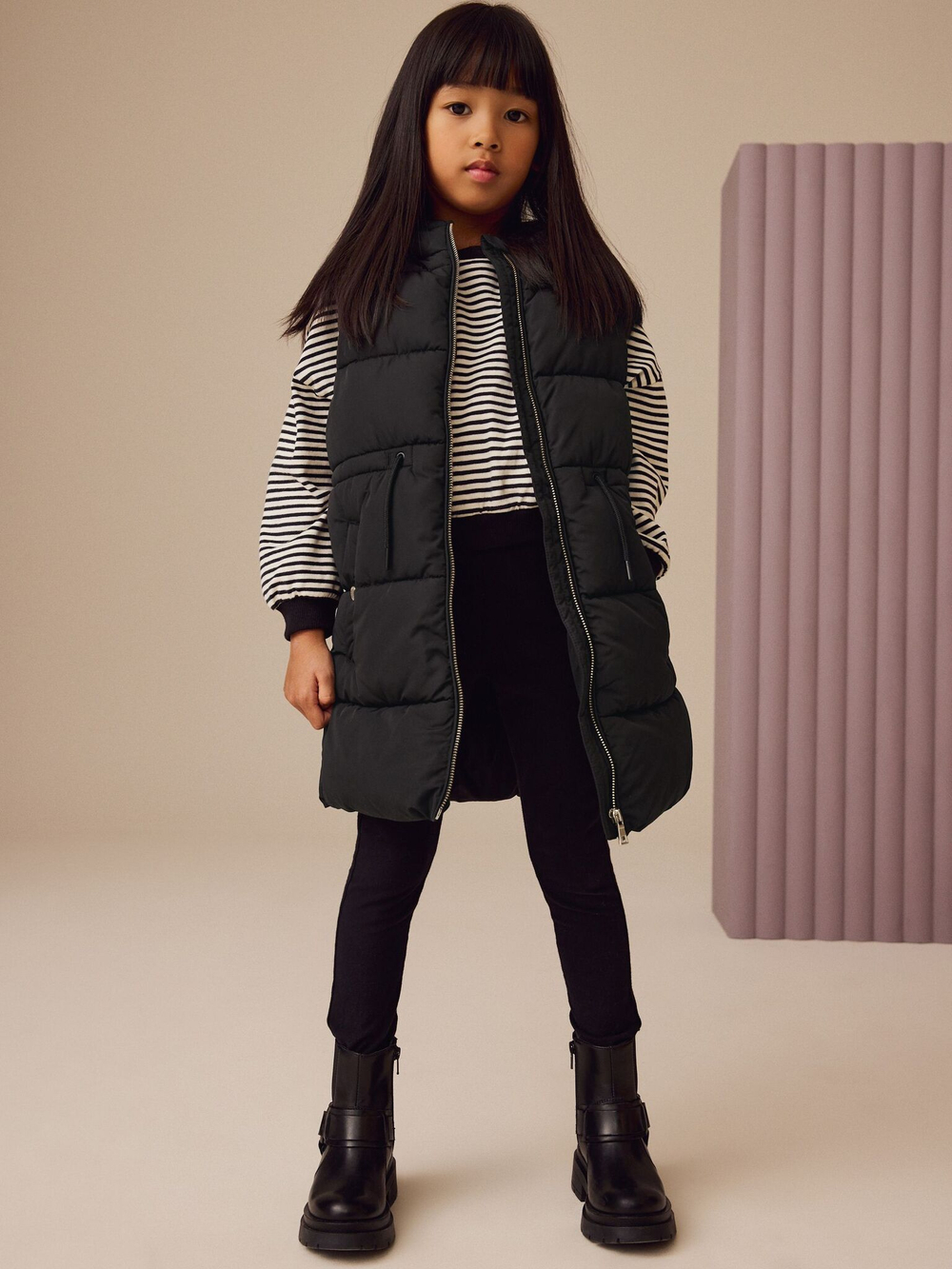 Жилет дутый удлиненный для девочки Next 371-706, Черный