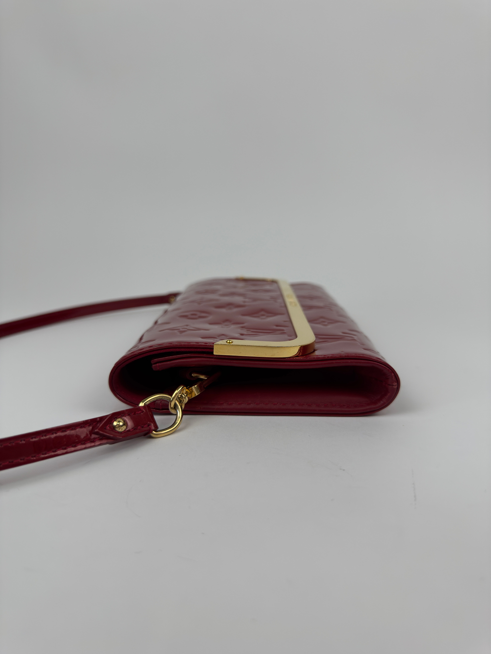 Сумка Louis Vuitton Rossmore Pomme D’Amour Monogram Vernis