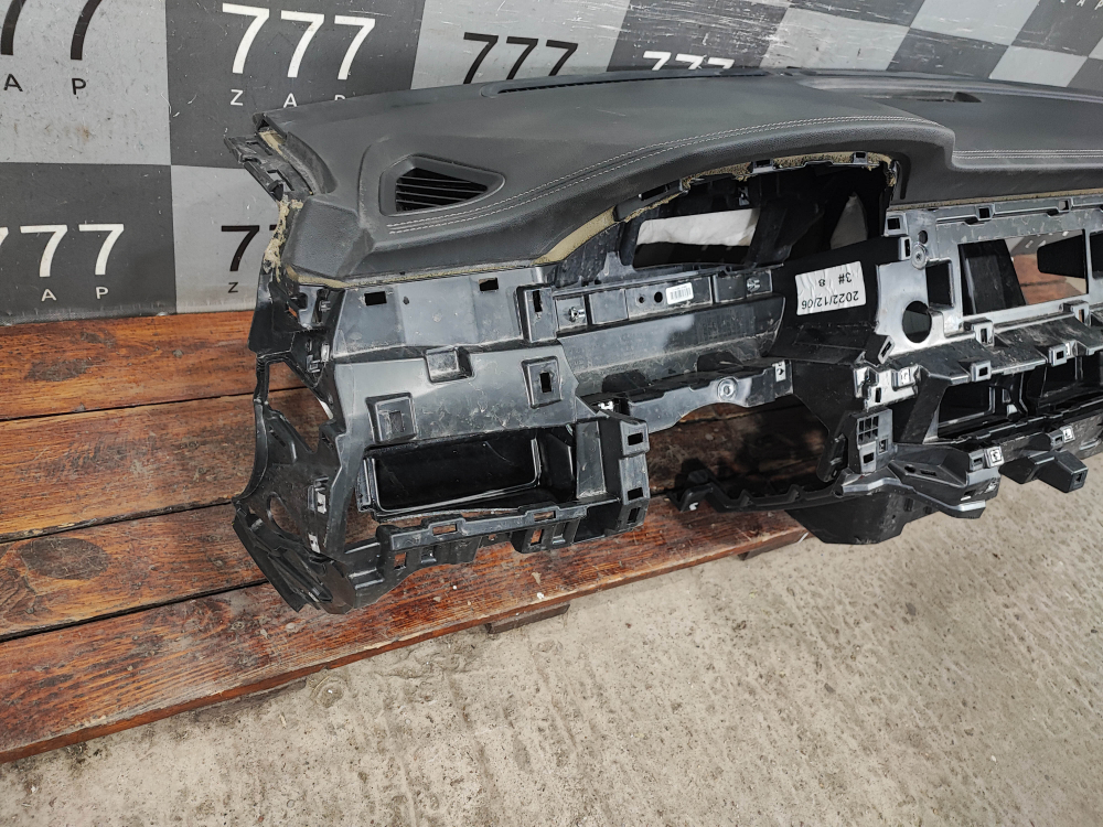 Торпедо Панель приборов Changan CS95 19-нв Б/У Оригинал S4010900116