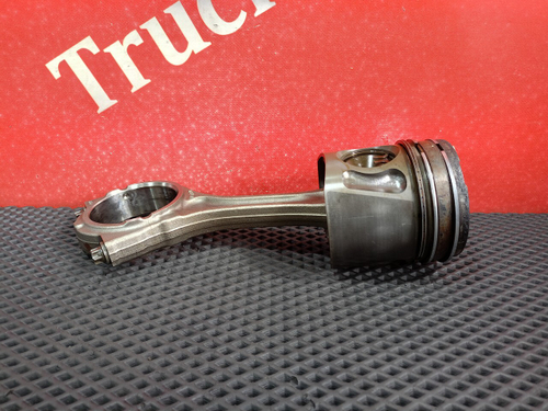 Поршень с шатуном