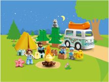 Конструктор LEGO Duplo Town 10946 Семейное приключение на микроавтобусе