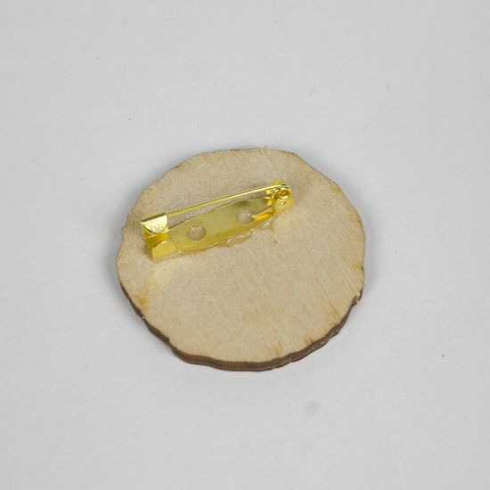 Деревянный значок. Пончик