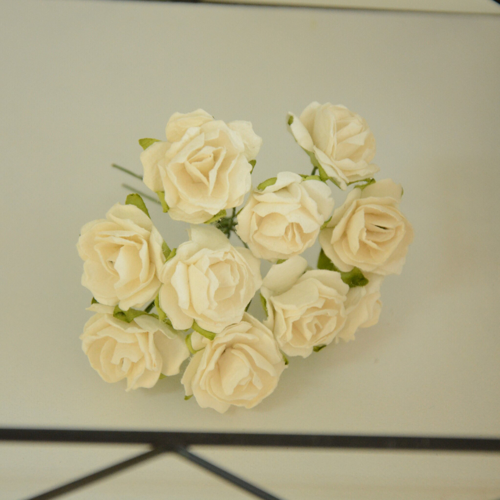 Роза открытая 2 см на ножке, цвет белый