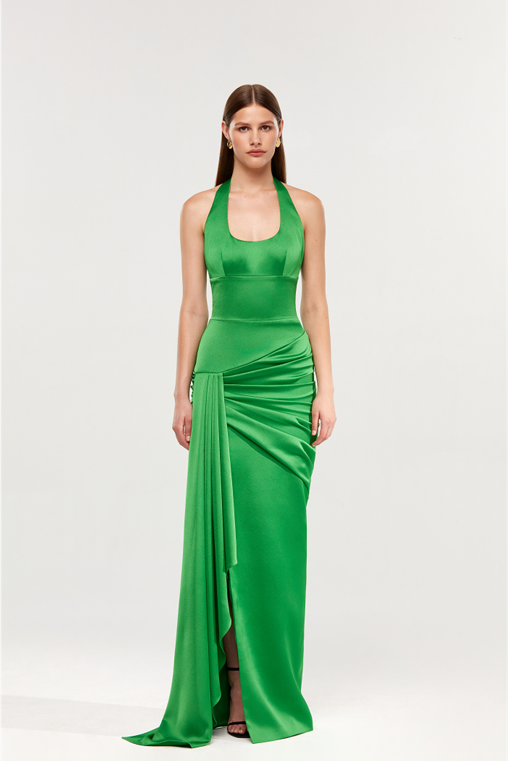 Платье макси из сатина со шлейфом
