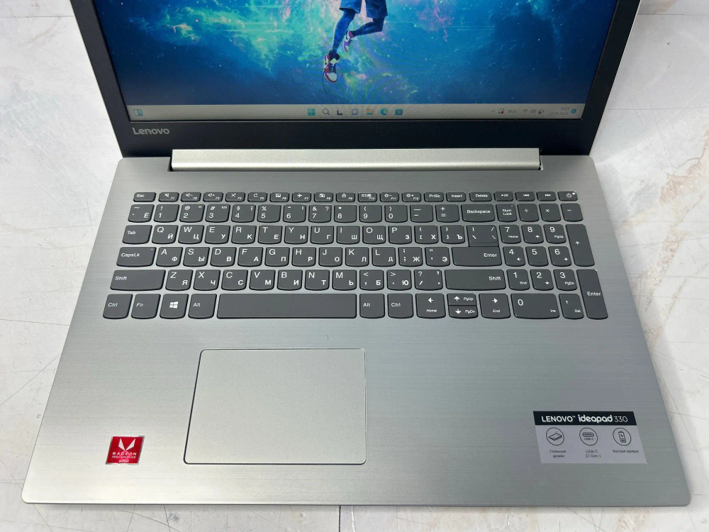 Ноутбук Lenovo 330-15ARR. Конфигурация: Ryzen 5 2500U/8GB/1TB/Vega 8/Win11/HD