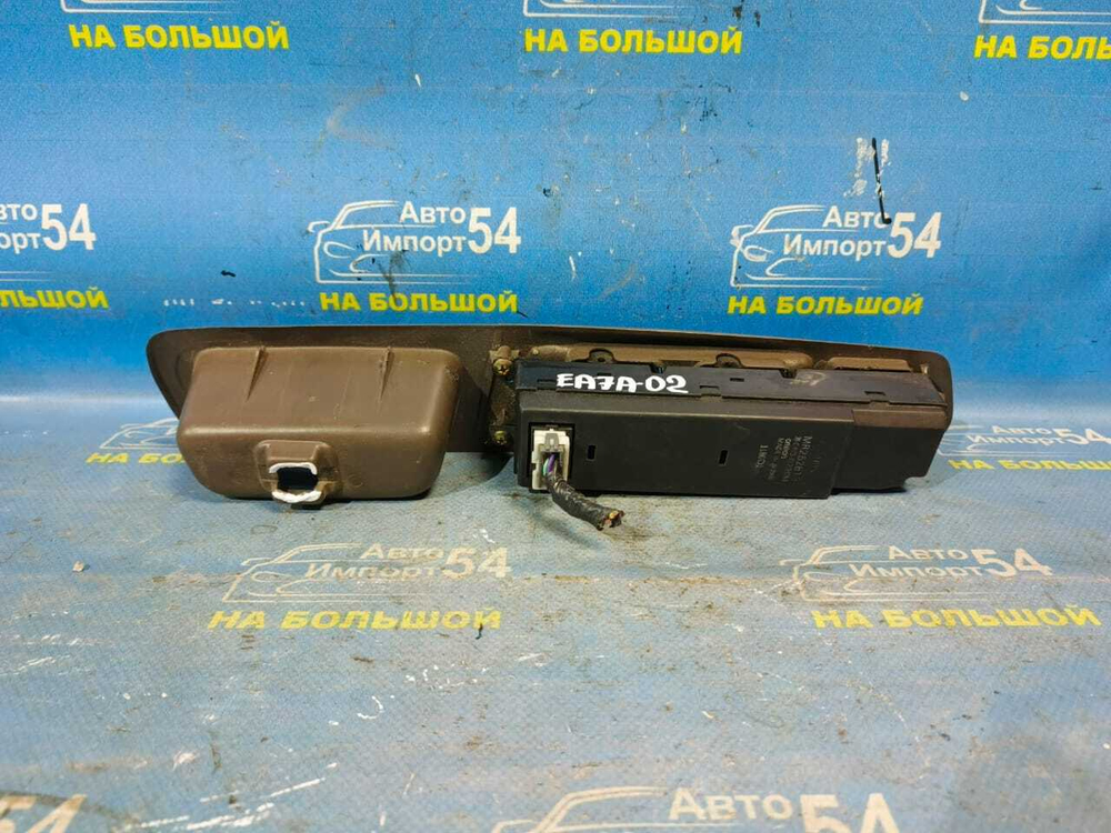 Блок управления стеклоподъемниками MITSUBISHI GALANT 2000