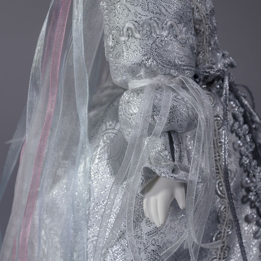 Интерьерная кукла Снегурочка серебряная большая