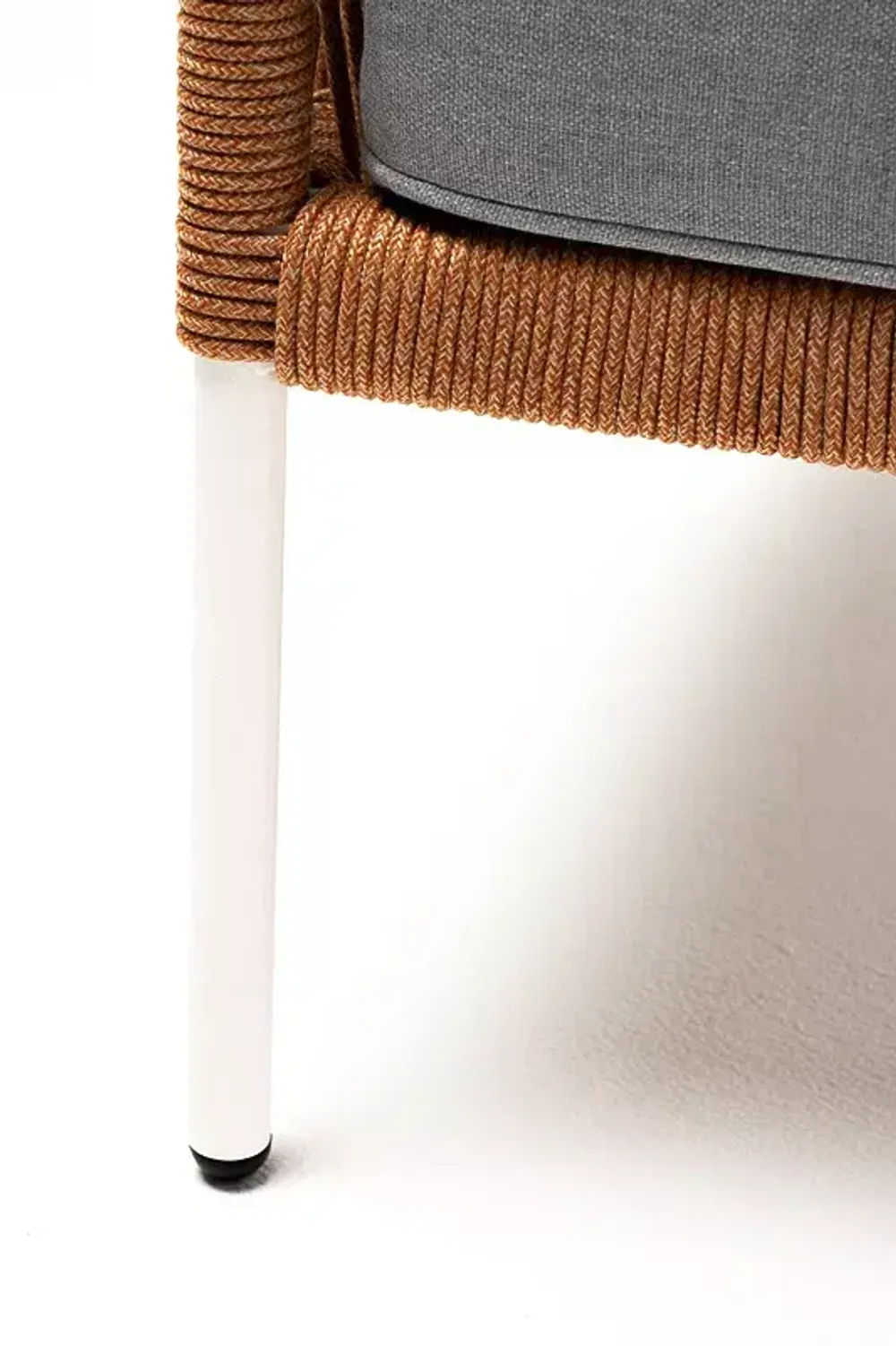 "Канны" кресло плетеное из роупа, каркас алюминий светло-серый (RAL7035) муар, роуп оранжевый меланж круглый, ткань светло-серая