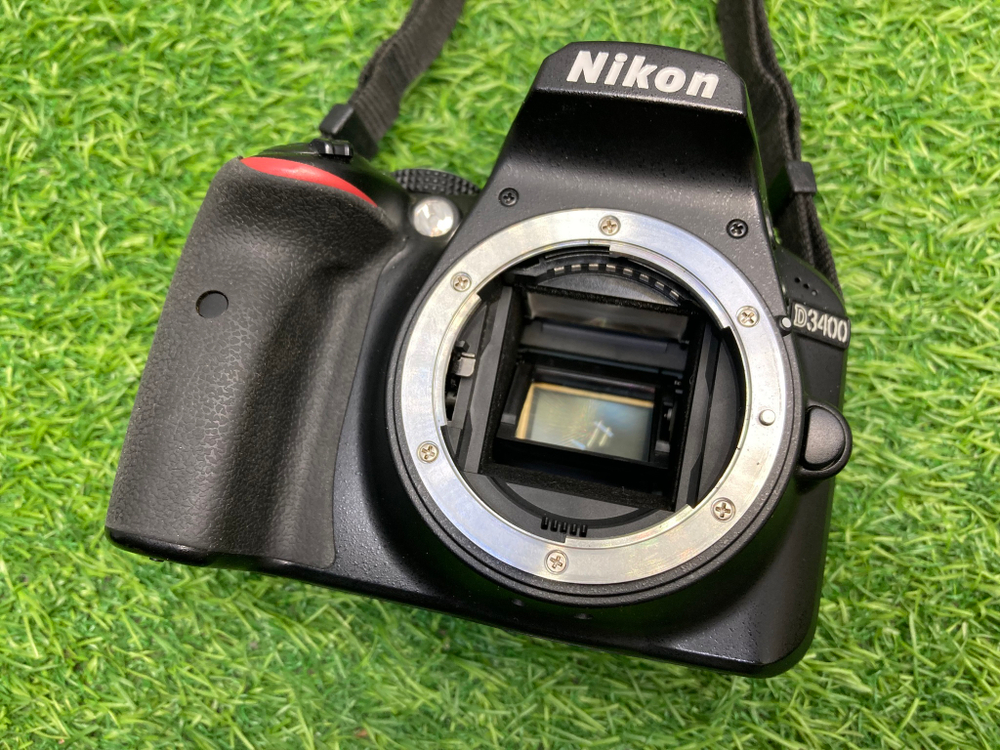 Nikon D3400 Kit AF-P DX 18-55mm G VR 18300 кадров