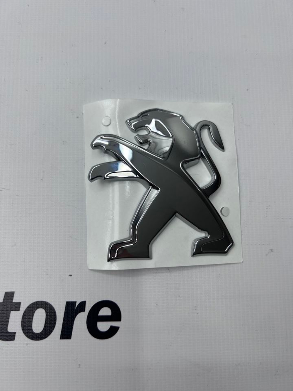 Эмблема на крышку багажника peugeot 408 9800529980 Оригинал.