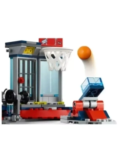 Конструктор Нападение на мастерскую паука 684 детали 60095