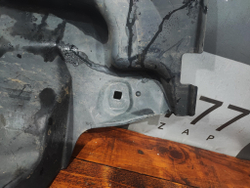 Защита топливного бака Toyota Sequoia 1 00-08 Б/У Оригинал 772770C010