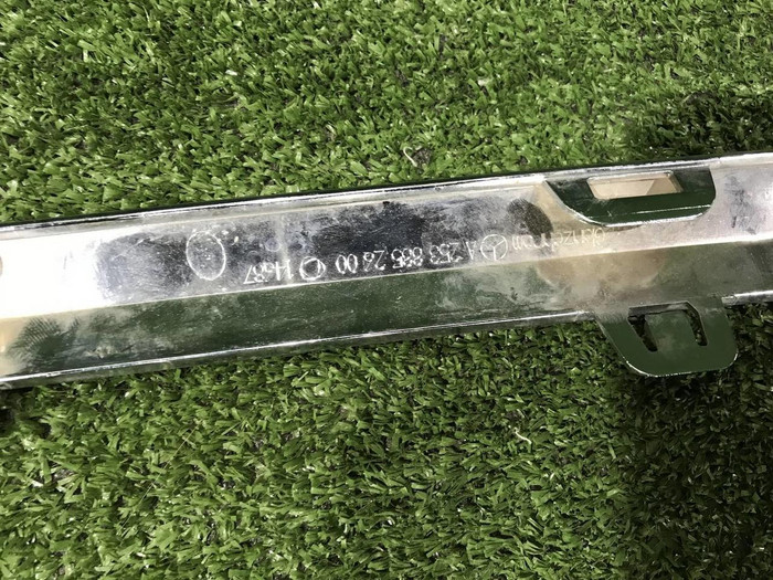 Молдинг переднего бампера Mercedes GLC X253 (2015-2019) AMG