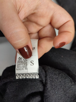 Джемпер с открытыми плечами 44 размер