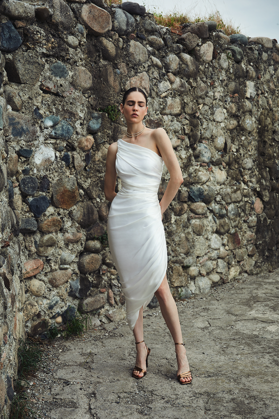 Платье миди из сатина драпированное ассиметричное