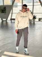 Худи Vetements молочного цвета с брендовым логотипом