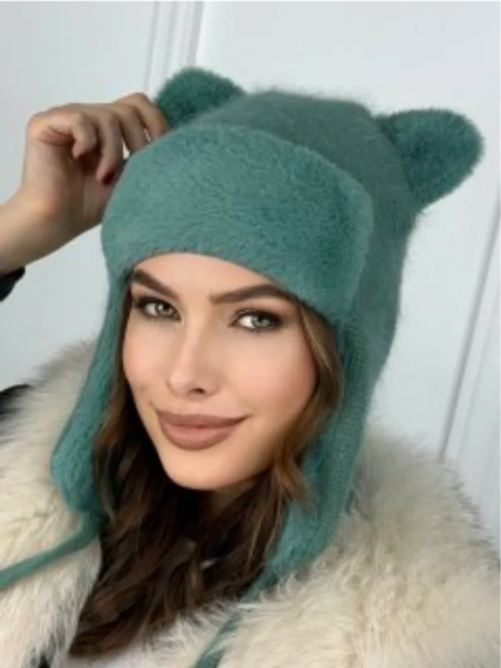 шапка зимняя вязаная с ушками ангора