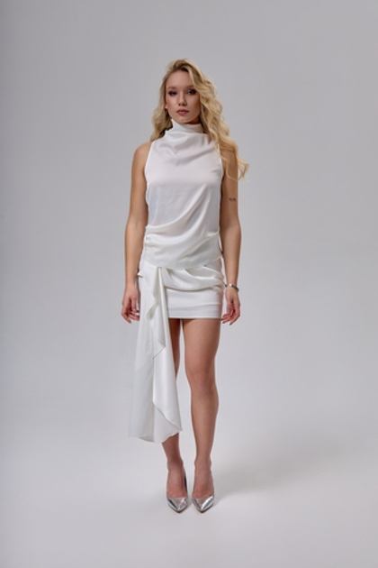 Белая мини-юбка с хвостом из сатина