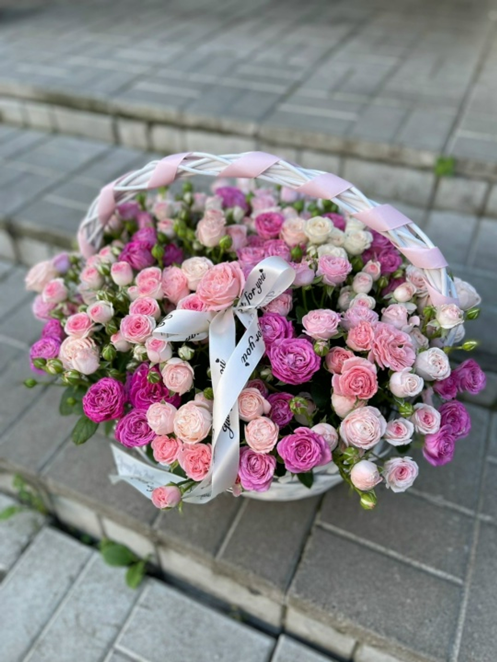 купить Корзину из 51 кустовой розы 50см в корзине казань доставка