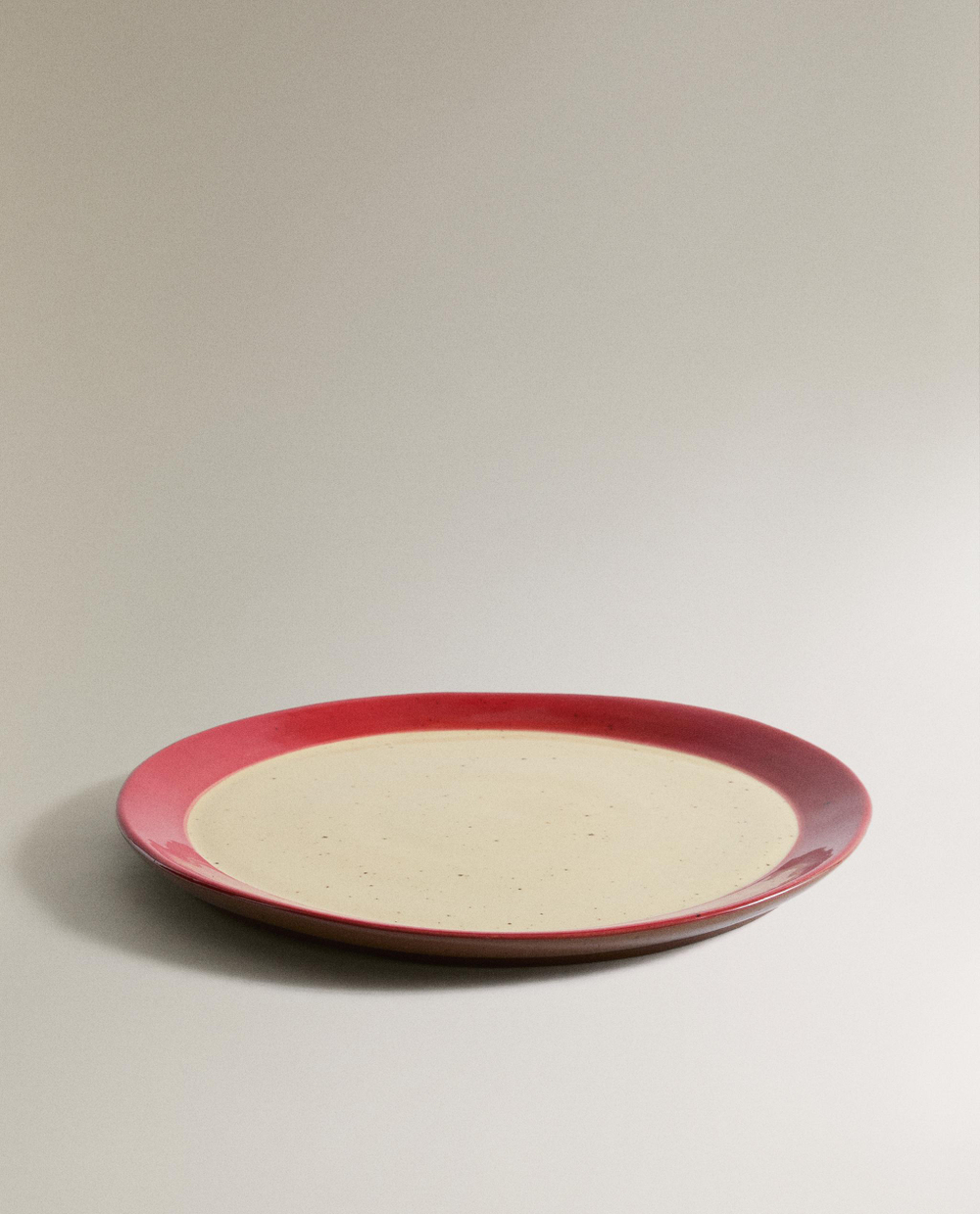Zara Home тарелка обеденная из фаянса, цвет бордовый, 27 см