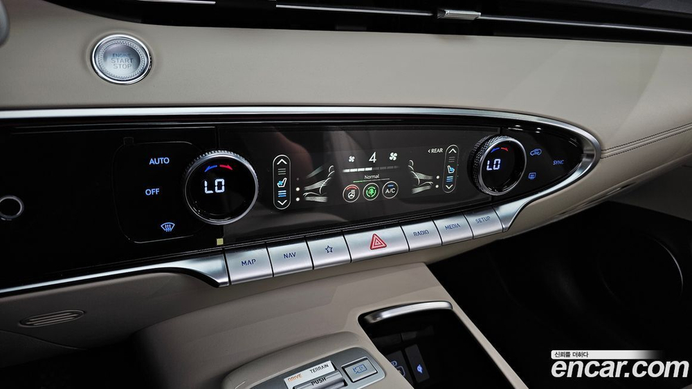 Genesis GV70 2.5T Бензин AWD (05.2022)