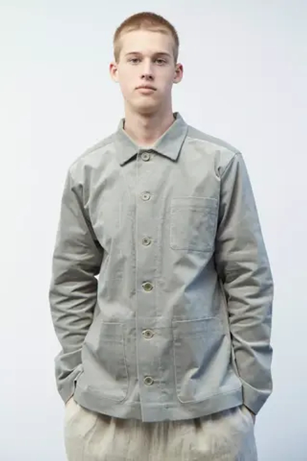 Верхняя мужская рубашка с карманами из серого вельвета