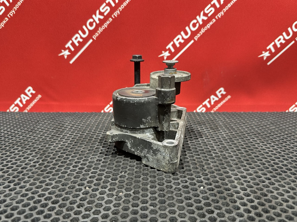 Кронштейн ролика приводного ремня