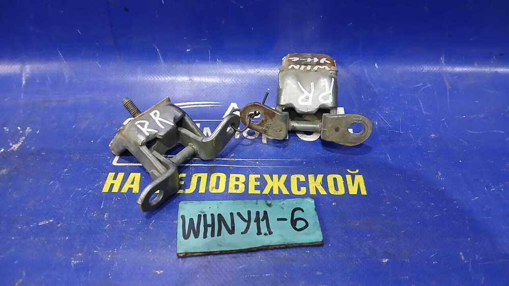 Петля двери задней правой NISSAN WINGROAD 1999