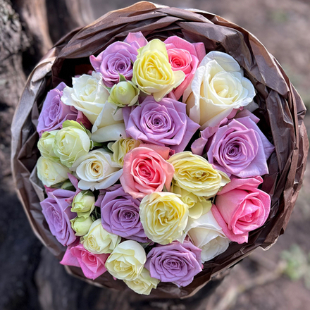 Сиреневый каприс — букет ароматных и интерьерных лунных роз