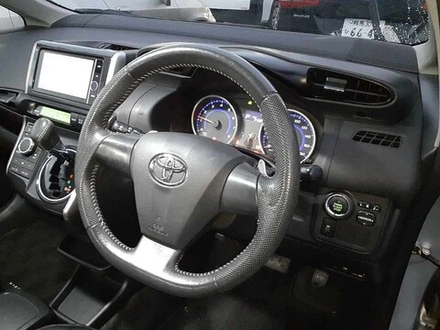 TOYOTA WISH 1.8S 2013г.